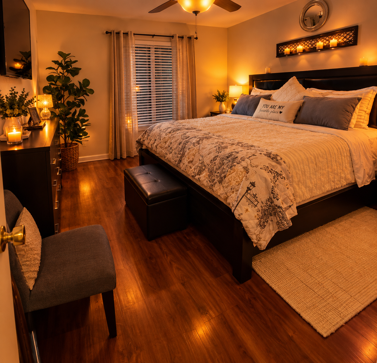King bedroom with soft bedding